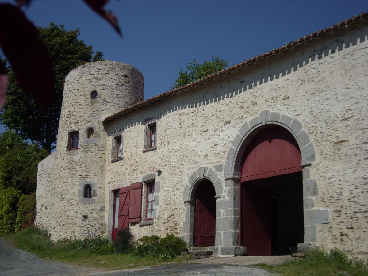 La Tour Des Laudes Bed & Breakfast Breuil-Barret ภายนอก รูปภาพ
