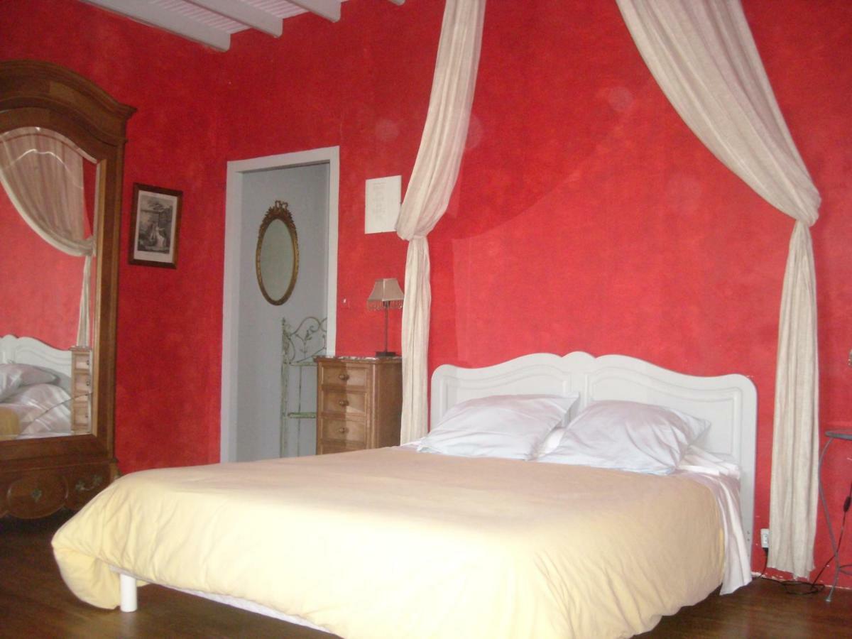 La Tour Des Laudes Bed & Breakfast Breuil-Barret ภายนอก รูปภาพ